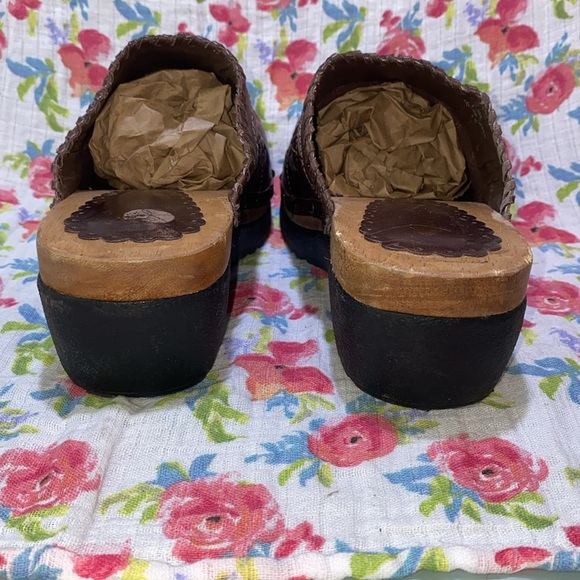 🤎🤎-Two lips- Mules/clogs-🤎🤎 - Picture 3 of 11